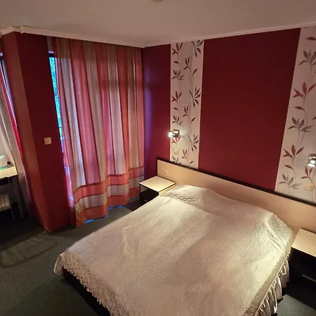 Excelsior Guest House 3*