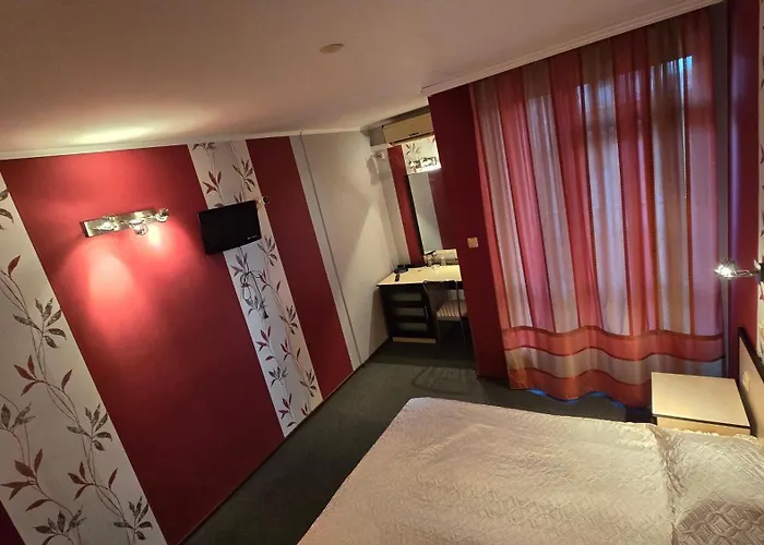 Excelsior Family Къща за гости