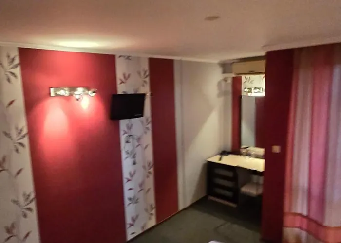 Excelsior Family Къща за гости