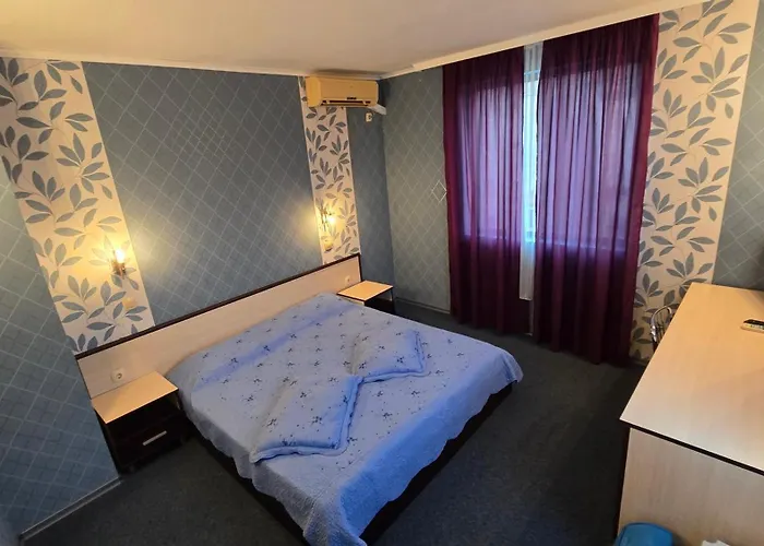 Excelsior Family Къща за гости Равда